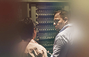 开V8，上高原，不跟这个荒诞的时代妥协